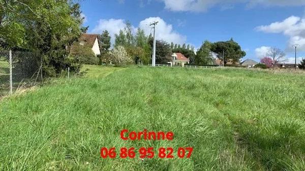 Terrain constructible -CIVRAY DE TOURAINE (37150)
