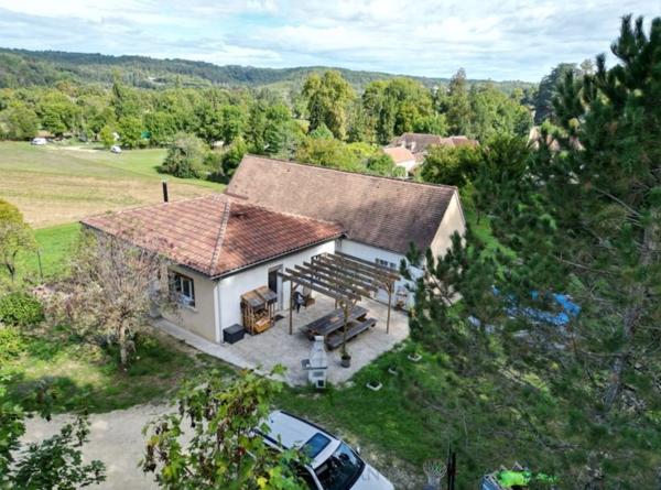 Le Bugue maison de 111 m² de plain pied entièrement rénovée