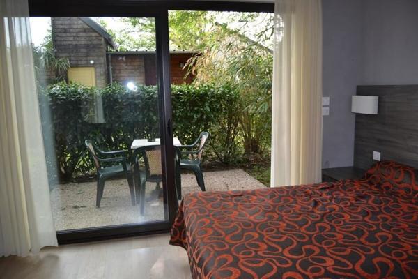 AXE CHATEAUROUX LIMOGES - MURS COMMERCIAUX HOTEL BAR RESTAURANT avec LOGEMENT