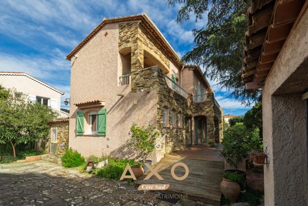 EXCLUSIVITE - OLLIOULES - VILLA  T6 - 136 M2 - TERRAIN 739 M2 - Double garage - 735 000 