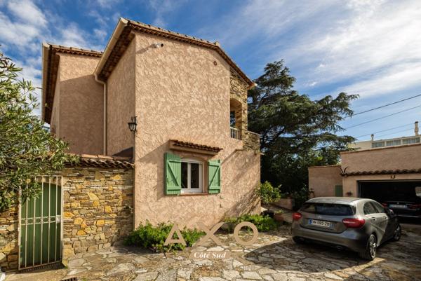 EXCLUSIVITE - OLLIOULES - VILLA  T6 - 136 M2 - TERRAIN 739 M2 - Double garage - 735 000 