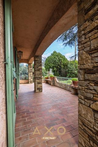 EXCLUSIVITE - OLLIOULES - VILLA  T6 - 136 M2 - TERRAIN 739 M2 - Double garage - 735 000 