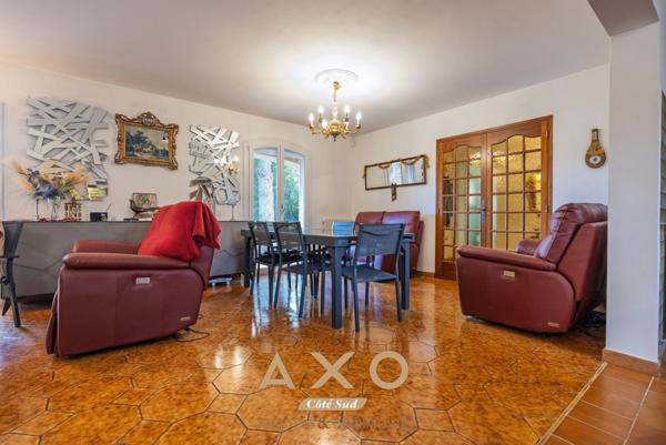 EXCLUSIVITE - OLLIOULES - VILLA  T6 - 136 M2 - TERRAIN 739 M2 - Double garage - 735 000 