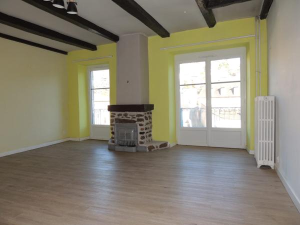 À vendre - Maison mitoyenne 2 côtés, 4 pièces située à Villefranche-de-Rouergue (12200)