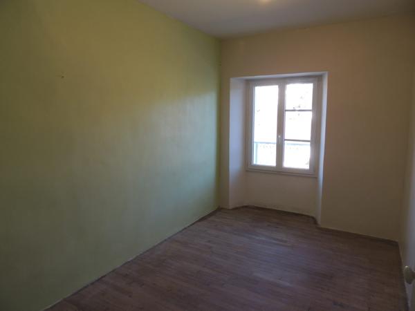 À vendre - Maison mitoyenne 2 côtés, 4 pièces située à Villefranche-de-Rouergue (12200)