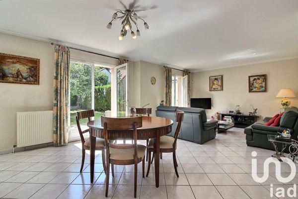 House for sale 6 rooms 150 m² Viry-Châtillon