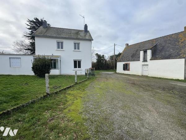 Maison à Donges avec nombreuses dépendances et grand terrain