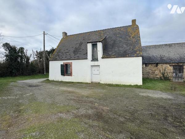 Maison à Donges avec nombreuses dépendances et grand terrain