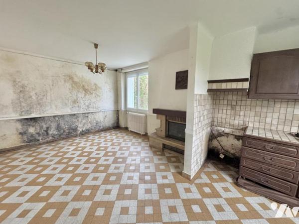 Maison à Donges avec nombreuses dépendances et grand terrain