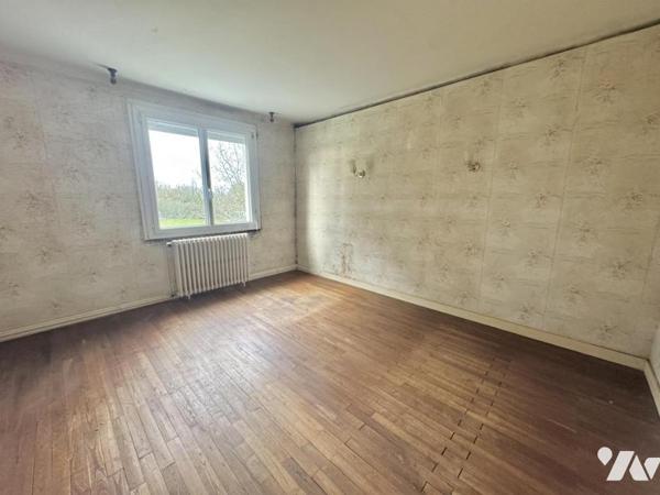 Maison à Donges avec nombreuses dépendances et grand terrain