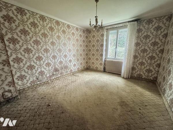 Maison à Donges avec nombreuses dépendances et grand terrain