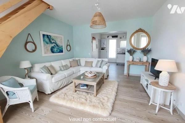 Proche du Dernier Sou, jolie petite maison de 51 m2 avec jardin et garage. 

Au rez-de-chauss...