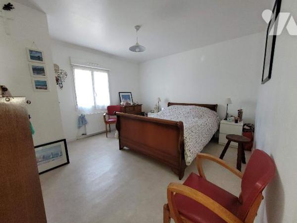 Proche du Dernier Sou, jolie petite maison de 51 m2 avec jardin et garage. 

Au rez-de-chauss...