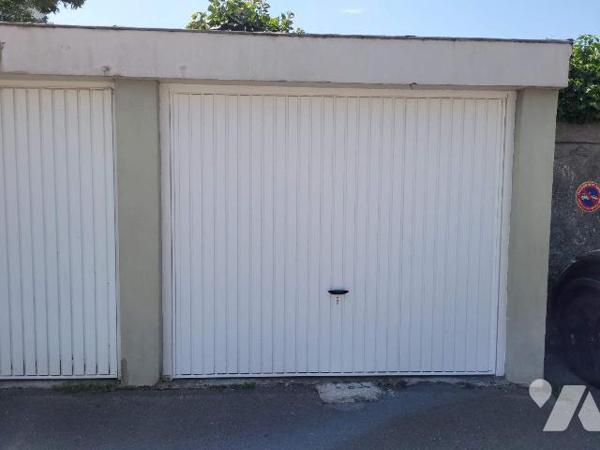 Proche du Dernier Sou, jolie petite maison de 51 m2 avec jardin et garage. 

Au rez-de-chauss...