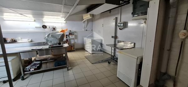 Vente MURS COMMERCIAUX - Entièrement équipé d'une cuisine professionnelle !