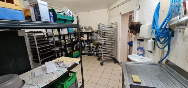 Vente MURS COMMERCIAUX - Entièrement équipé d'une cuisine professionnelle !