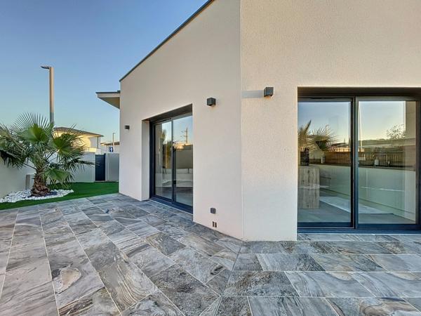 Villa neuve de type 4 avec piscine