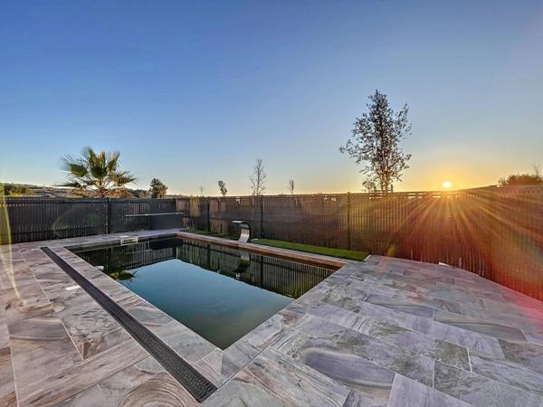 Villa neuve de type 4 avec piscine