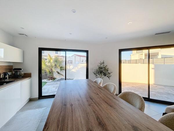 Villa neuve de type 4 avec piscine