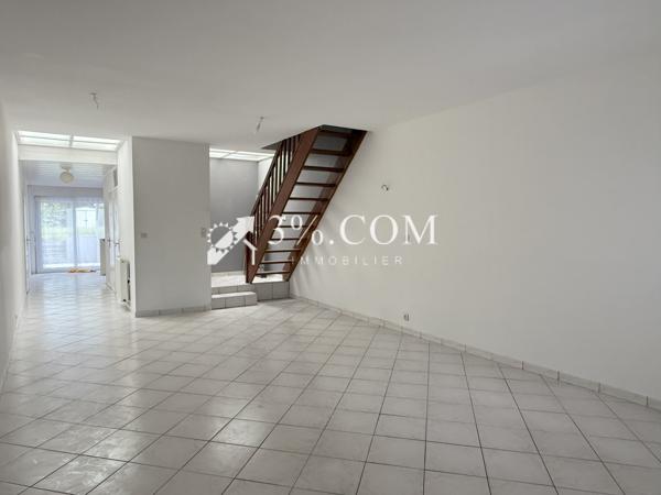 Maison
                                                                                                                                                                                                                                                                                                                        5 pièce(s)                                                                                                                                                                                                          4 chambre(s)                                                                                                                                                                                                          105  m²