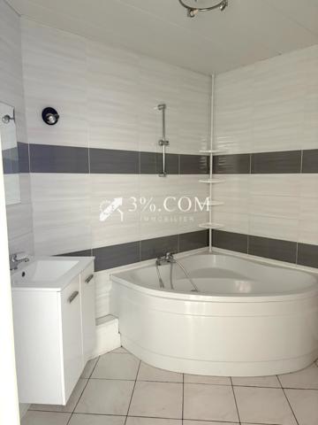 Maison
                                                                                                                                                                                                                                                                                                                        5 pièce(s)                                                                                                                                                                                                          4 chambre(s)                                                                                                                                                                                                          105  m²