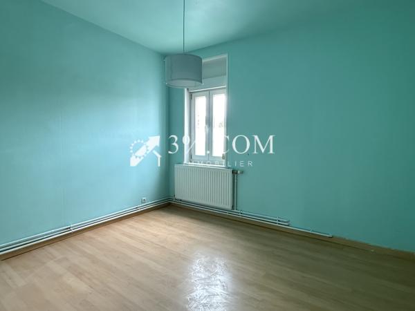 Maison
                                                                                                                                                                                                                                                                                                                        5 pièce(s)                                                                                                                                                                                                          4 chambre(s)                                                                                                                                                                                                          105  m²