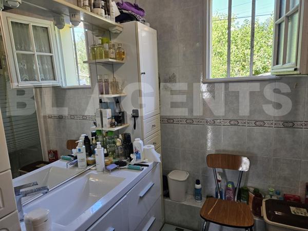 Pavillon de plain pied de 115 m² habitable avec 4 chambres sur un terrain de 820 m²