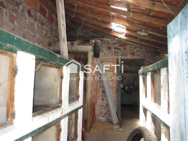 CHAUFFAILLES Maison à rénover 84M², dépendances