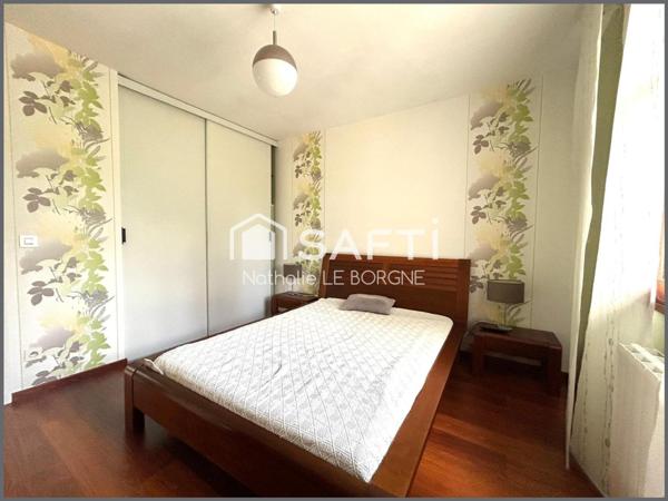 Jolie villa de plain sur demi sous sol avec piscine