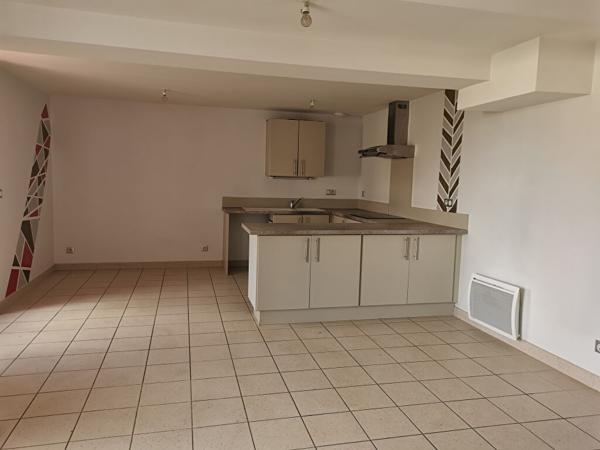 Maison à louer à Ozenx-Montestrucq - 4 pièces, 3 chambres