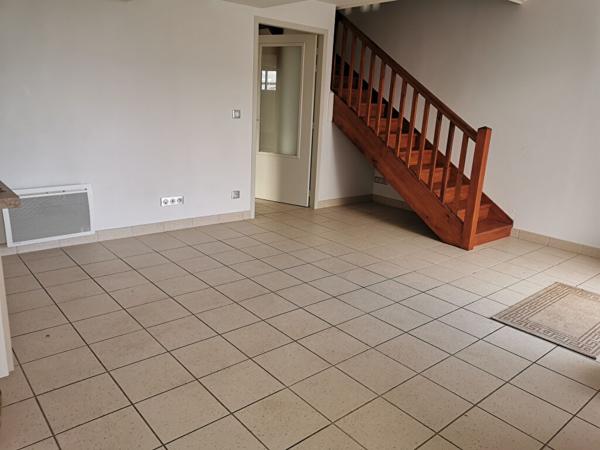 Maison à louer à Ozenx-Montestrucq - 4 pièces, 3 chambres