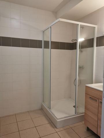 Maison à louer à Ozenx-Montestrucq - 4 pièces, 3 chambres