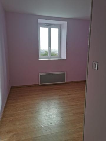 Maison à louer à Ozenx-Montestrucq - 4 pièces, 3 chambres