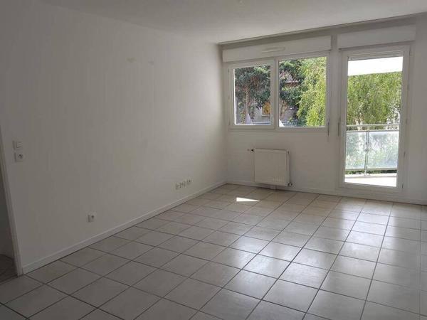 Appartement 4 pièces                                        - 69700 Givors Réf : 2927
