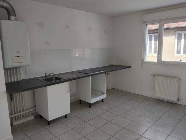 Appartement 4 pièces                                        - 69700 Givors Réf : 2927