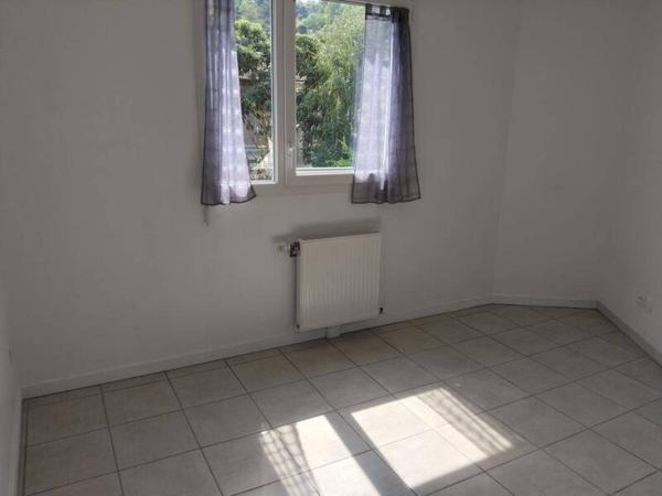 Appartement 4 pièces                                        - 69700 Givors Réf : 2927