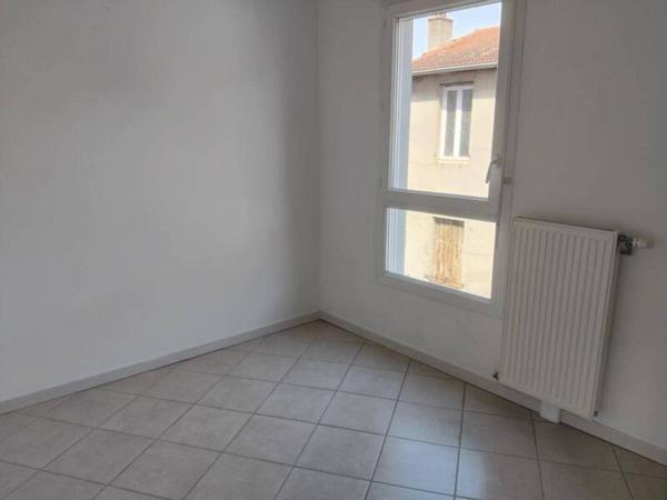 Appartement 4 pièces                                        - 69700 Givors Réf : 2927