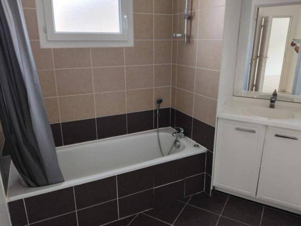 Appartement 4 pièces                                        - 69700 Givors Réf : 2927
