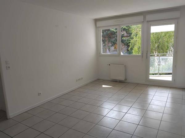 Appartement 4 pièces                                        - 69700 Givors Réf : 2927
