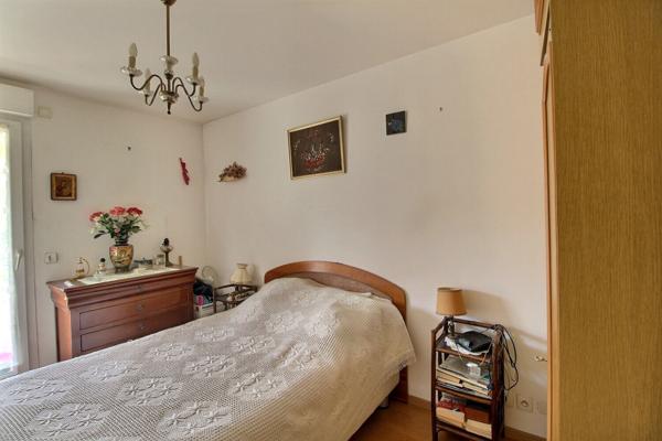 Appartement Massy 5 pièce(s) 98,95 m2 avec balcon de 11.35 m² deux emplacements pour véhicules dont un box