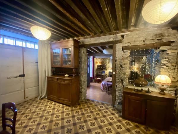 Conques-sur-Orbiel: maison de village de 207 m² avec cours et jardinet