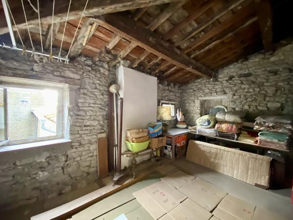 Conques-sur-Orbiel: maison de village de 207 m² avec cours et jardinet