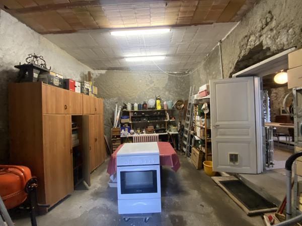 Conques-sur-Orbiel: maison de village de 207 m² avec cours et jardinet