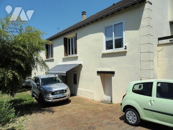 NOGENT L'ARTAUD - Maison T5 de 124 m² avec studio aménagé. Jardin cour et emplacements véhicules