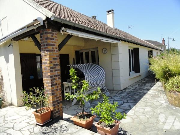 NOGENT L'ARTAUD - Maison T5 de 124 m² avec studio aménagé. Jardin cour et emplacements véhicules