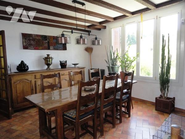 NOGENT L'ARTAUD - Maison T5 de 124 m² avec studio aménagé. Jardin cour et emplacements véhicules