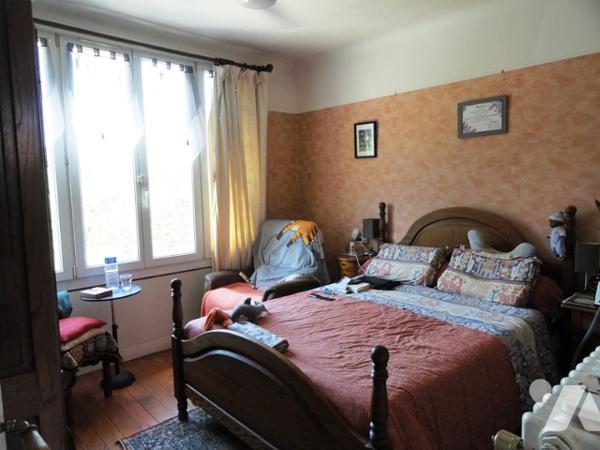 NOGENT L'ARTAUD - Maison T5 de 124 m² avec studio aménagé. Jardin cour et emplacements véhicules