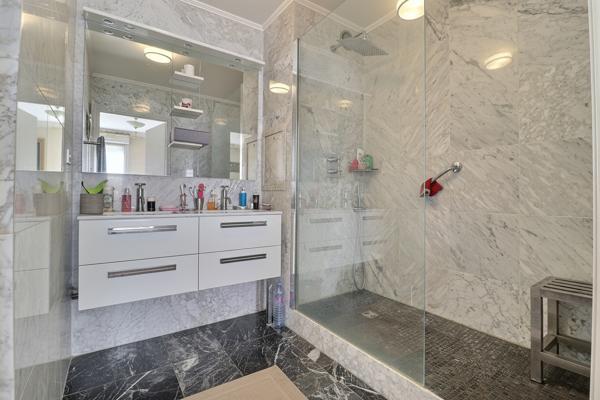 Duplex 105 m² à 4min du métro