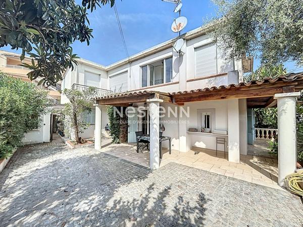 Villa Golfe-Juan Divisée en 10 Appartements - 150 mètre de la plage - Proche Parc Exflora - 290 M2