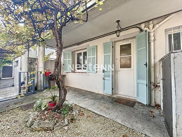 Villa Golfe-Juan Divisée en 10 Appartements - 150 mètre de la plage - Proche Parc Exflora - 290 M2